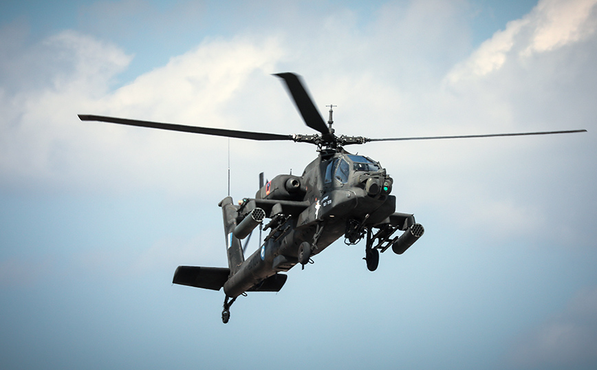 Αναγκαστική προσγείωση ελικοπτέρου Apache των ενόπλων δυνάμεων στην Εύβοια