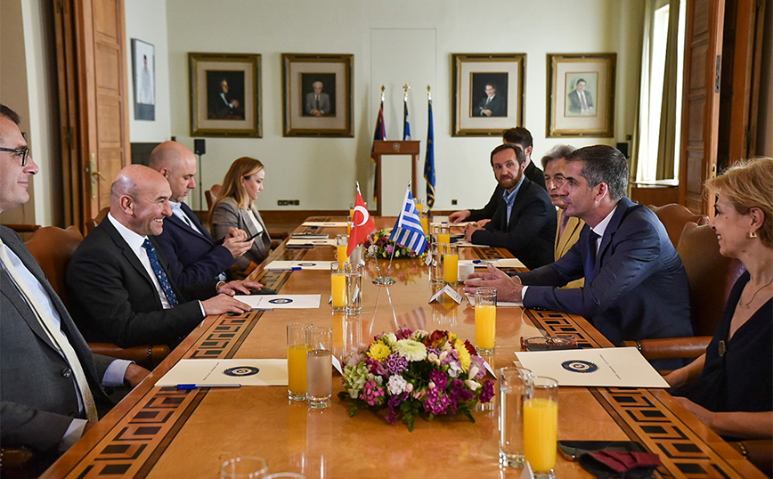 Συνάντηση του Δημάρχου Αθηναίων με τον Δήμαρχο Σμύρνης στην Αθήνα
