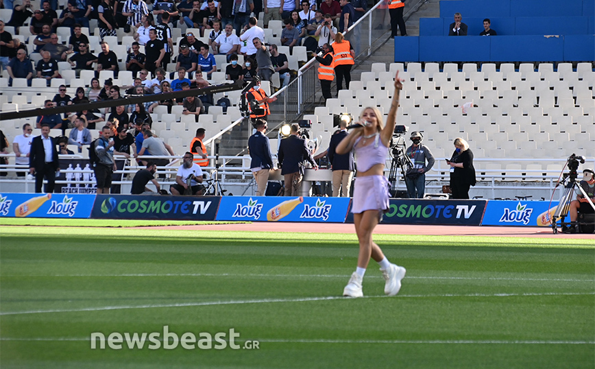 Μαζορέτες στο Παναθηναϊκός εναντίον ΠΑΟΚ