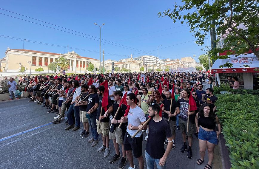 Συγκέντρωση φοιτητικών συλλόγων στα Προπύλαια &#8211; Δείτε φωτογραφίες