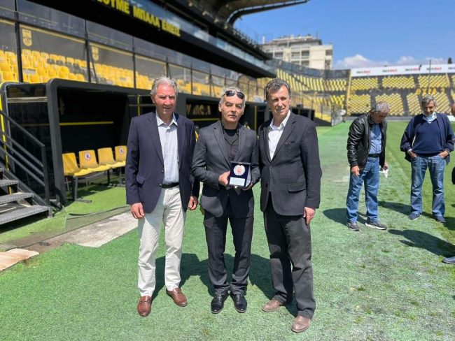 Ο πατέρας του Άλκη στο γήπεδο του Άρη Ο πατέρας του Άλκη στο γήπεδο του Άρη