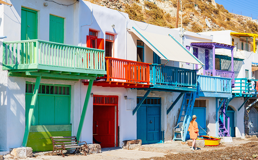 Πολύχρωμες εικόνες στο Κλήμα της Μήλου