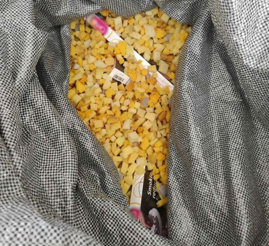 Συνελήφθη 70χρονος για λαθρεμπόριο καπνού στη Θεσσαλονίκη Συνελήφθη 70χρονος για λαθρεμπόριο καπνού στη Θεσσαλονίκη