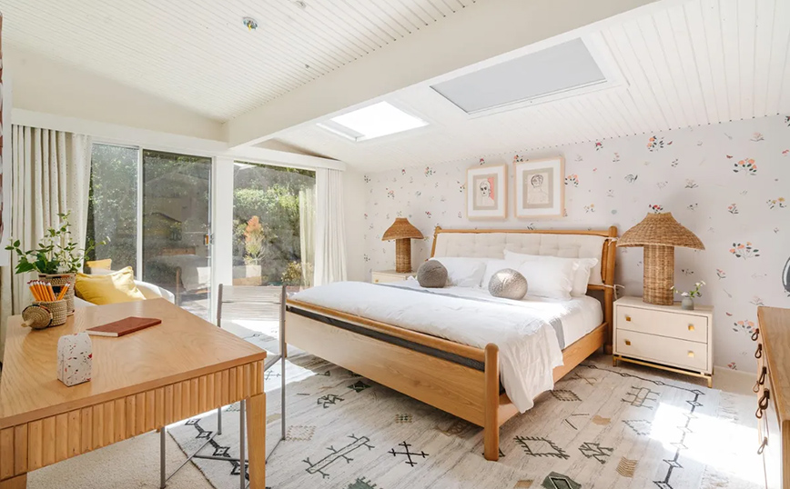 Το σπίτι της Έμα Στόουν στο Μαλιμπού Το σπίτι της Έμα Στόουν στο Μαλιμπού