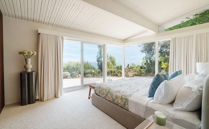 Το σπίτι της Έμα Στόουν στο Μαλιμπού Το σπίτι της Έμα Στόουν στο Μαλιμπού