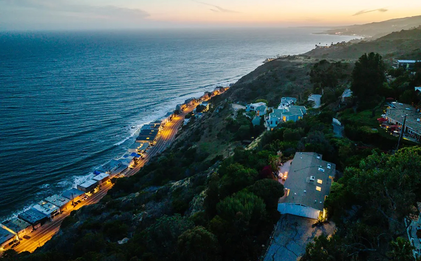 Το σπίτι της Έμα Στόουν στο Μαλιμπού Το σπίτι της Έμα Στόουν στο Μαλιμπού