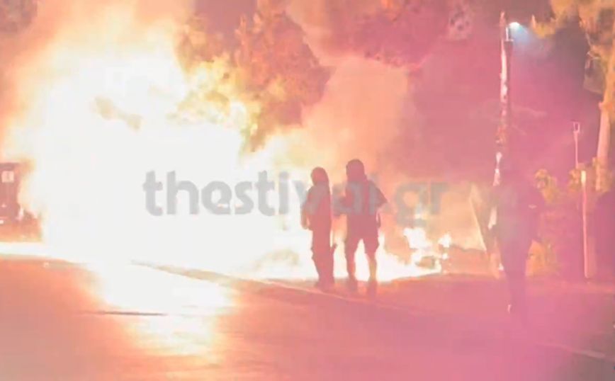 Θεσσαλονίκη: Επεισόδια στο ΑΠΘ με μολότοφ και δακρυγόνα &#8211; Επιστρατεύτηκε από την ΕΛΑΣ το όχημα εκτόξευσης νερού