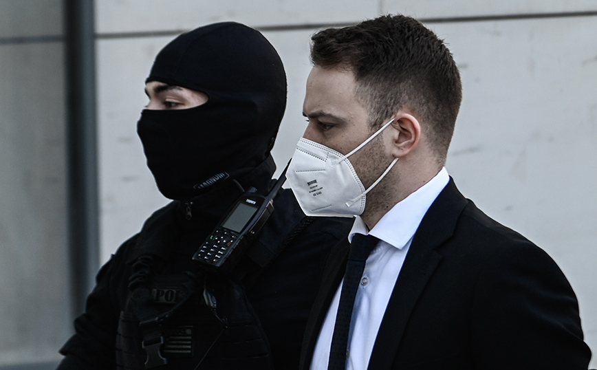 Μπάμπης Αναγνωστόπουλος: Καταπέλτης η εισαγγελέας – «Κοίμισε το παιδί στον καναπέ και ανέβηκε να σκοτώσει»