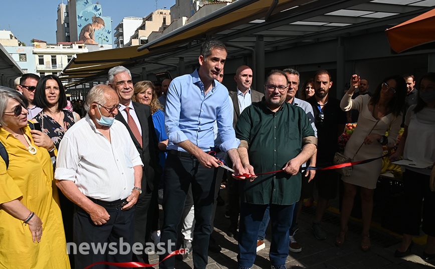 Στα εγκαίνια της αναβαθμισμένης λαχαναγοράς της Βαρβακείου ο Κώστας Μπακογιάννης