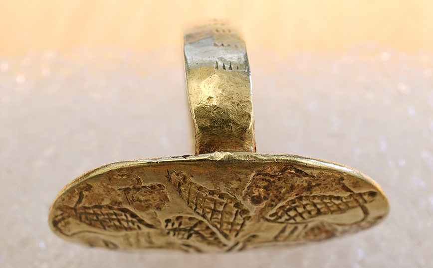 Χρυσό μυκηναϊκό δαχτυλίδι από τη νεκρόπολη της Ιαλυσού Ρόδου επιστράφηκε στην Ελλάδα από το Ίδρυμα Nobel