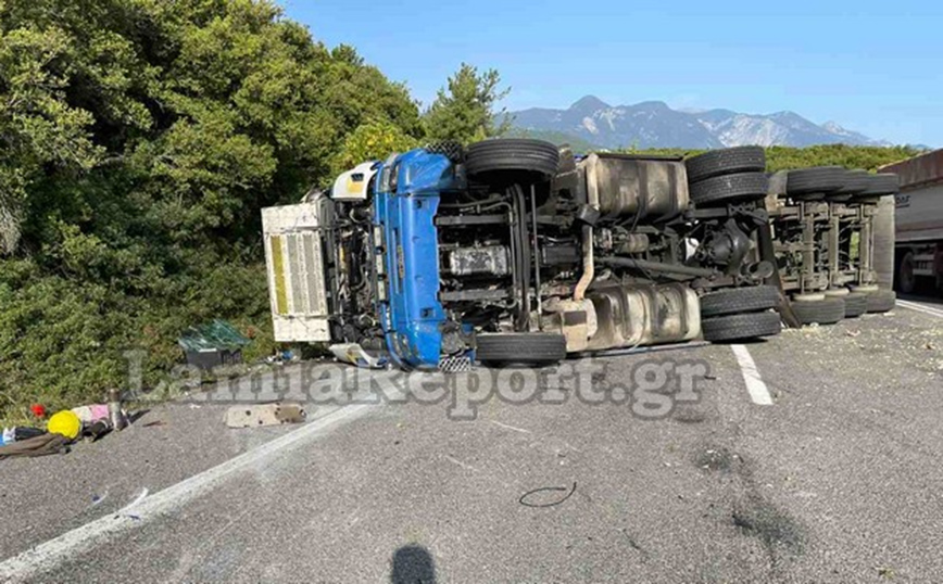 Τούμπαρε νταλίκα στις στροφές του Μπράλου