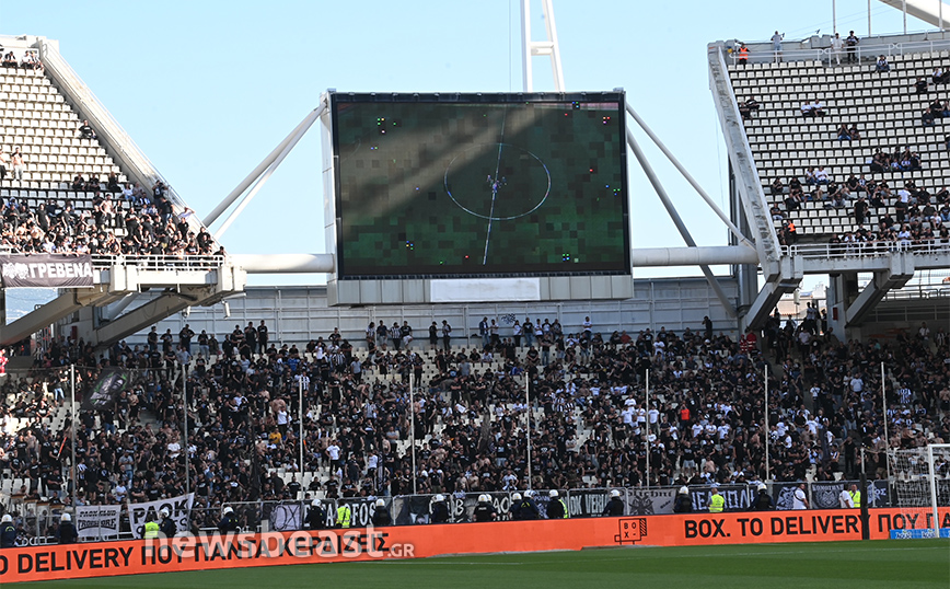 Μαζορέτες στο Παναθηναϊκός εναντίον ΠΑΟΚ