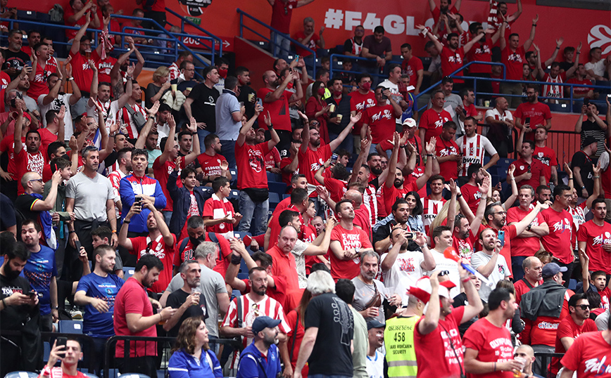 Κερκίδα Ολυμπιακού στο Βελιγράδι