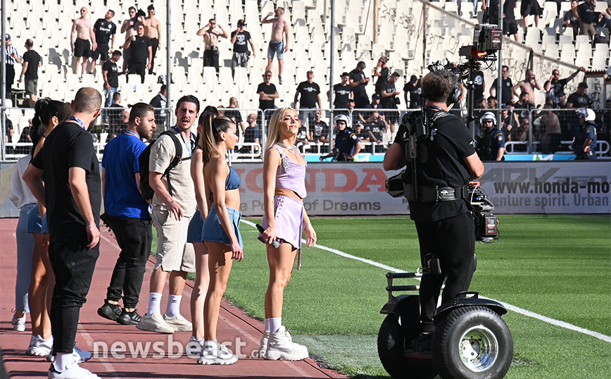 Μαζορέτες στο Παναθηναϊκός εναντίον ΠΑΟΚ