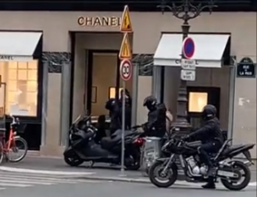 Κινηματογραφική ληστεία με αυτόματο όπλο σε κοσμηματοπωλείο Chanel στο Παρίσι – Δείτε βίντεο