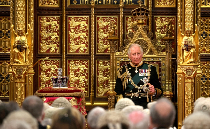 Πρίγκιπας Κάρολος: Ιστορική στιγμή – Απευθύνει για πρώτη φορά την Ομιλία της Βασίλισσας στη Βουλή