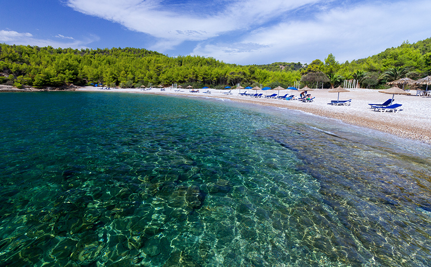 Παραλία στις Σπέτσες Παραλία στις Σπέτσες