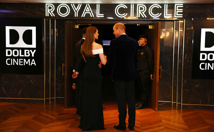 Ο πρίγκιπας Ουίλιαμ και η Κέιτ Μίντλετον στην πρεμιέρα του Top Gun Ο πρίγκιπας Ουίλιαμ και η Κέιτ Μίντλετον στην πρεμιέρα του Top Gun