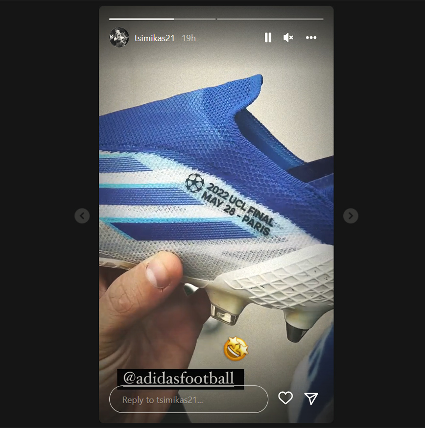 Τα γαλανόλευκα παπούτσια του Κώστα Τσιμίκα Τα γαλανόλευκα παπούτσια του Κώστα Τσιμίκα