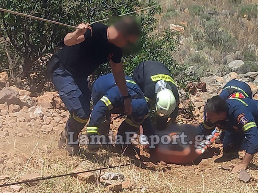 Μηχάνημα έργων έφυγε στο γκρεμό