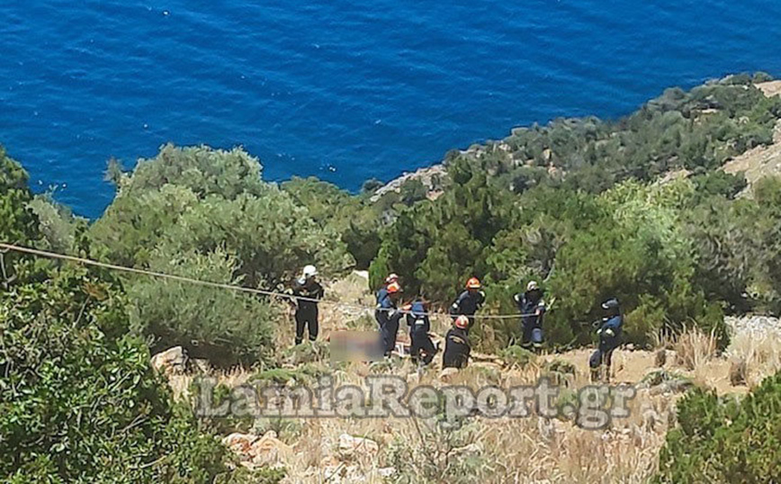 Μηχάνημα έργων έφυγε στο γκρεμό