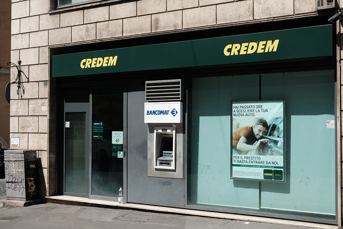 Τράπεζα που αποθηκεύει παρμεζάνα