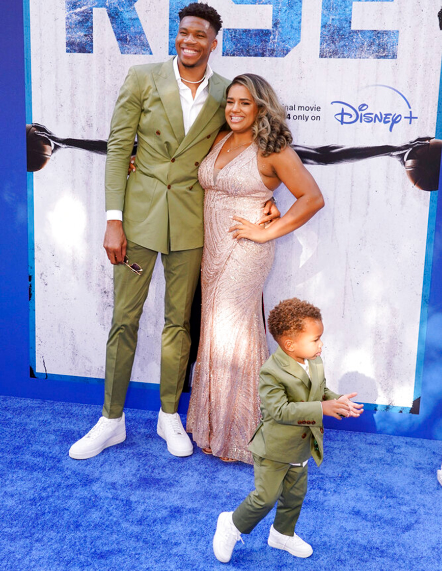 Πρεμιέρα της ταινίας για τη ζωή του Γιάννη Αντετοκούνμπο Πρεμιέρα της ταινίας για τη ζωή του Γιάννη Αντετοκούνμπο