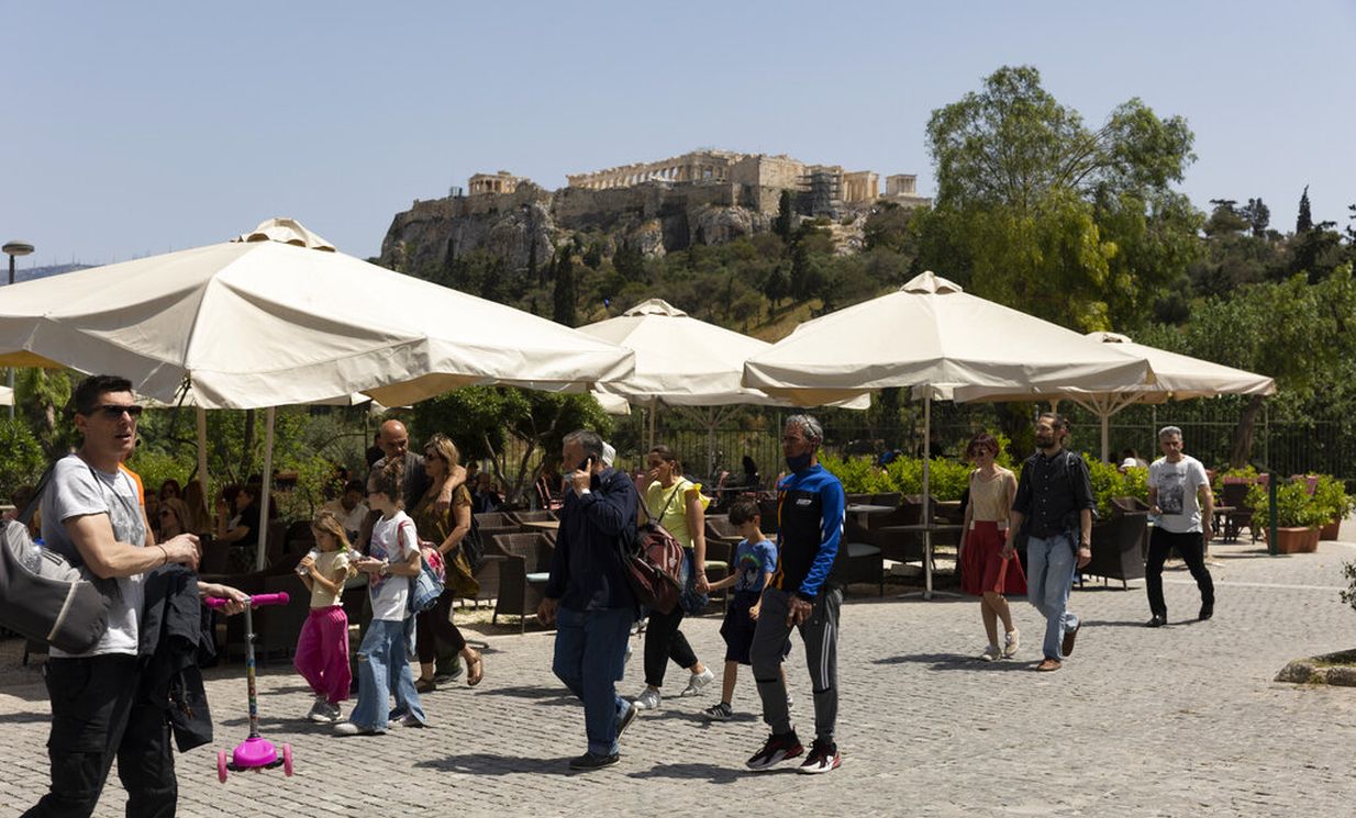 Ο εφιάλτης επέστρεψε με την εκτίναξη των κρουσμάτων &#8211; Σε εγρήγορση κυβέρνηση και ειδικοί με το βλέμμα στο ΕΣΥ