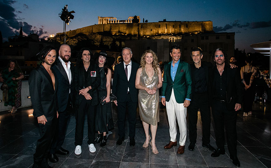 Επίσκεψη του Desmond Child και καλλιτεχνών στο Μουσείο της Ακρόπολης Επίσκεψη του Desmond Child και καλλιτεχνών στο Μουσείο της Ακρόπολης