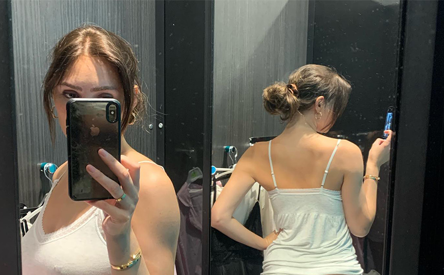 Influencer μπήκε στο χειρότερο δοκιμαστήριο ρούχων στο κόσμο και το Instagram συμφώνησε – Η αποκαλυπτική φωτογραφία με το γυμνό της σώμα