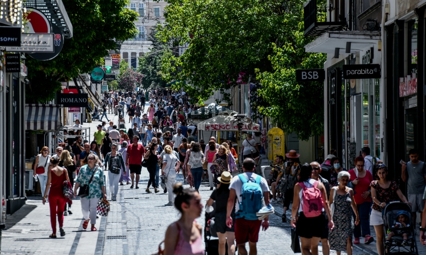 Συνεδριάζει η επιτροπή των ειδικών εν μέσω ανησυχίας για τον κορονοϊό – Πολλά κρούσματα αναμένονται και σήμερα