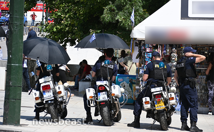 Κομπάρσοι για γύρισμα ταινίας στο Σύνταγμα Κομπάρσοι για γύρισμα ταινίας στο Σύνταγμα