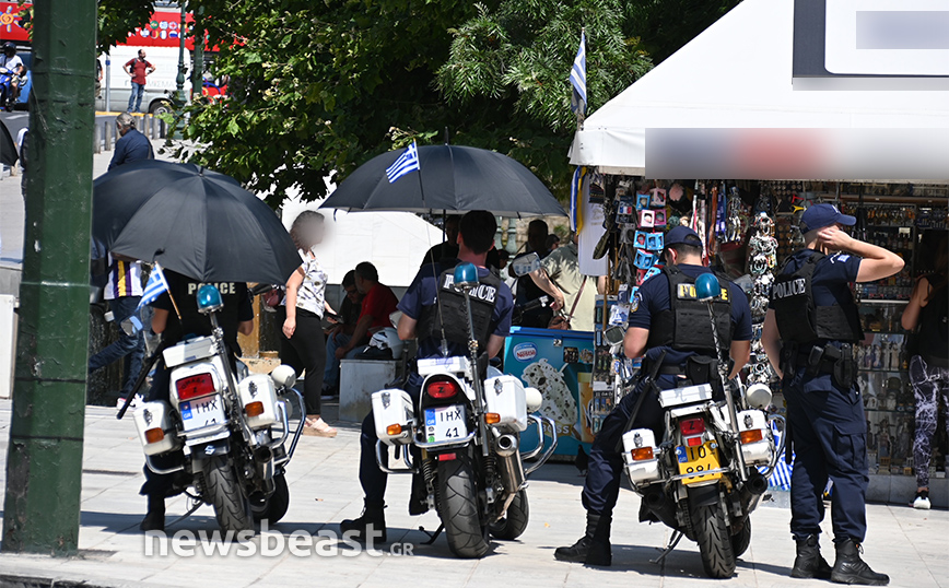 Κομπάρσοι για γύρισμα ταινίας στο Σύνταγμα Κομπάρσοι για γύρισμα ταινίας στο Σύνταγμα