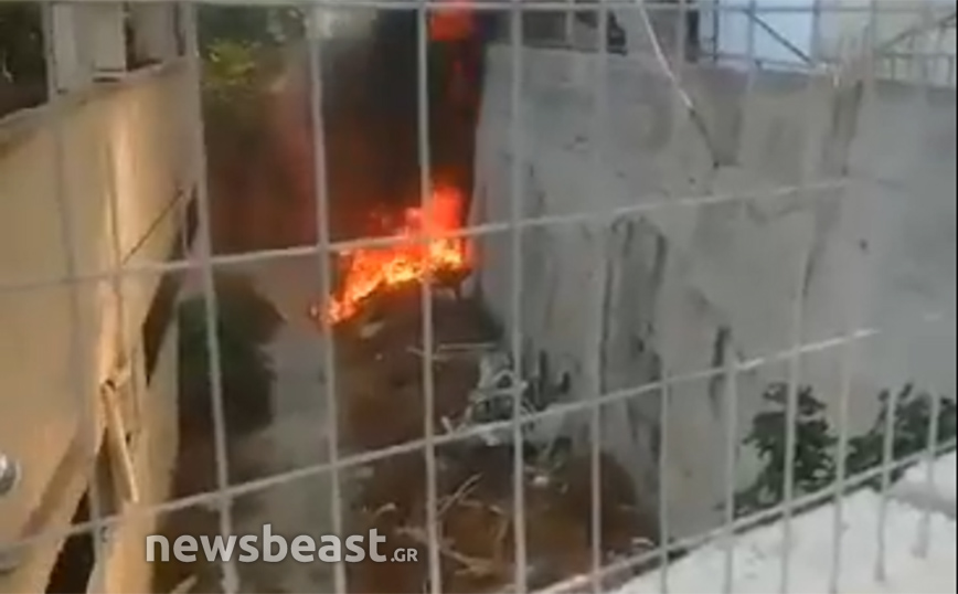 Φωτιά στο hot spot στον Ελαιώνα: Ένα 12χρονο παιδί στο νοσοκομείο – Δείτε φωτογραφίες και βίντεο από το σημείο