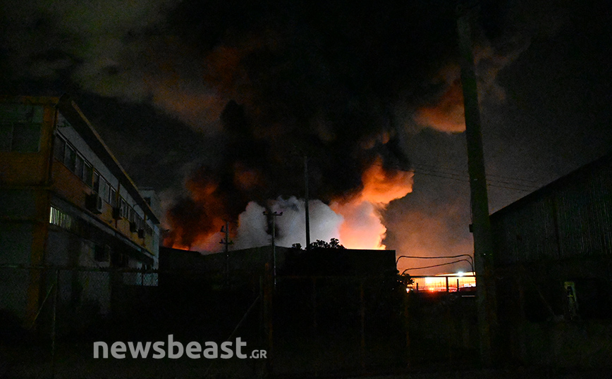 Φωτιά στον Ασπρόπυργο Φωτιά στον Ασπρόπυργο