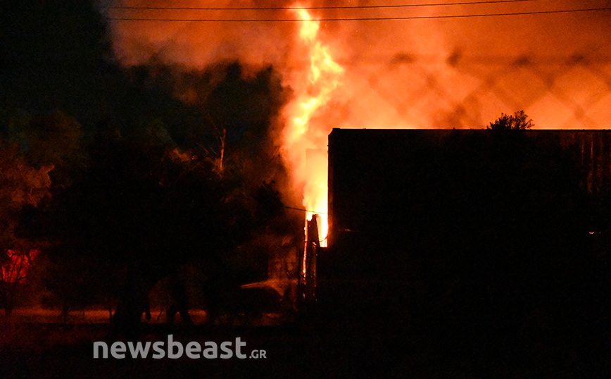 Φωτιά στον Ασπρόπυργο Φωτιά στον Ασπρόπυργο