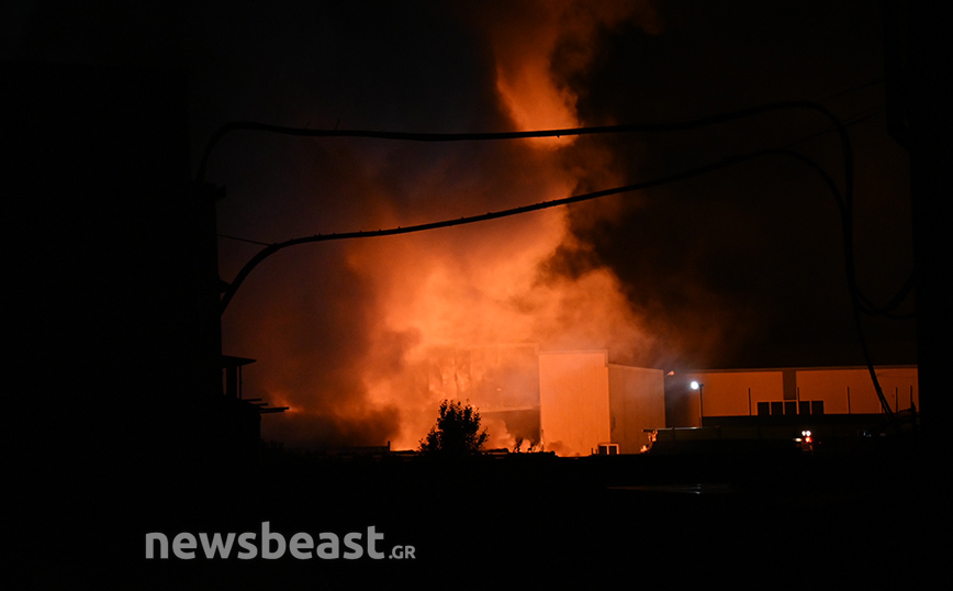 Φωτιά στον Ασπρόπυργο Φωτιά στον Ασπρόπυργο