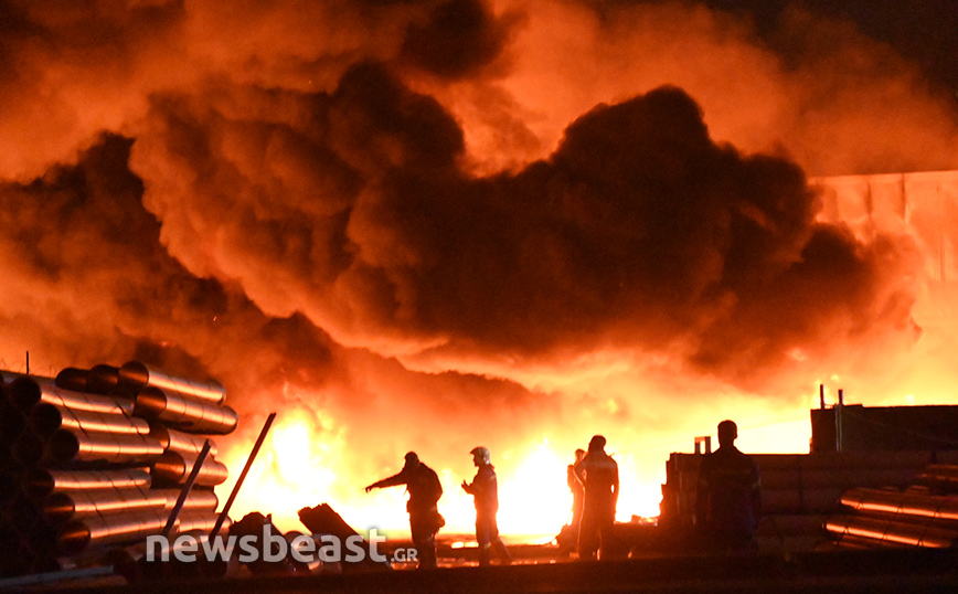 Φωτιά στον Ασπρόπυργο Φωτιά στον Ασπρόπυργο