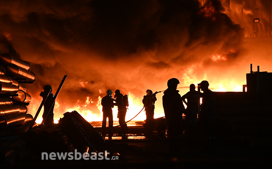Φωτιά στον Ασπρόπυργο Φωτιά στον Ασπρόπυργο