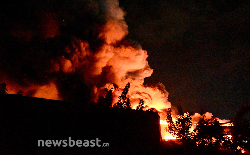 Φωτιά στον Ασπρόπυργο Φωτιά στον Ασπρόπυργο