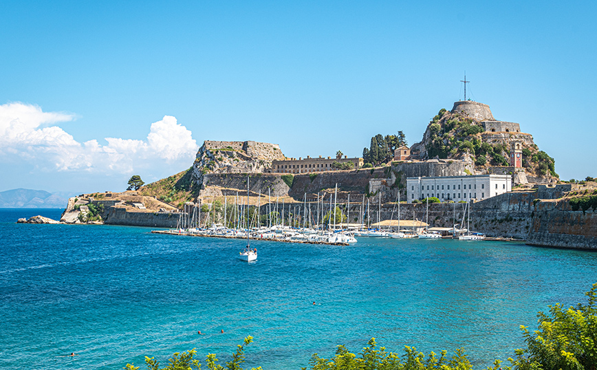 Κέρκυρα: «Απογειώνεται» τουριστικά το νησί &#8211; Πληρότητα 70%- 90% στα ξενοδοχεία τον Ιούνιο