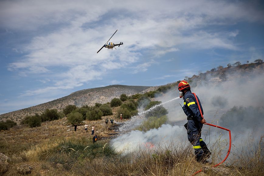 Φωτιά στην Άνω Γλυφάδα: Εντολή εκκένωσης σπιτιών στην Άνω Βούλα