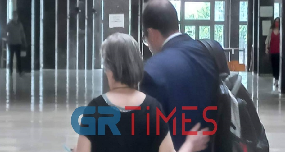 Θεσσαλονίκη: «Δεν το έκανα για να τον σκοτώσω», λέει η 89χρονη που κατηγορείται ότι χτύπαγε 10 χρόνια τον 90χρονο σύζυγό της