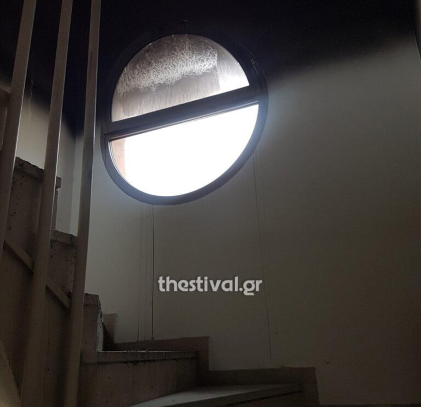 Κεραυνός χτύπησε πολυκατοικία στη Θεσσαλονίκη