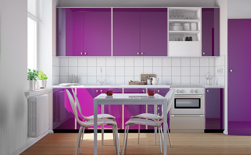 Μικρή μοβ κουζίνα Μικρή μοβ κουζίνα