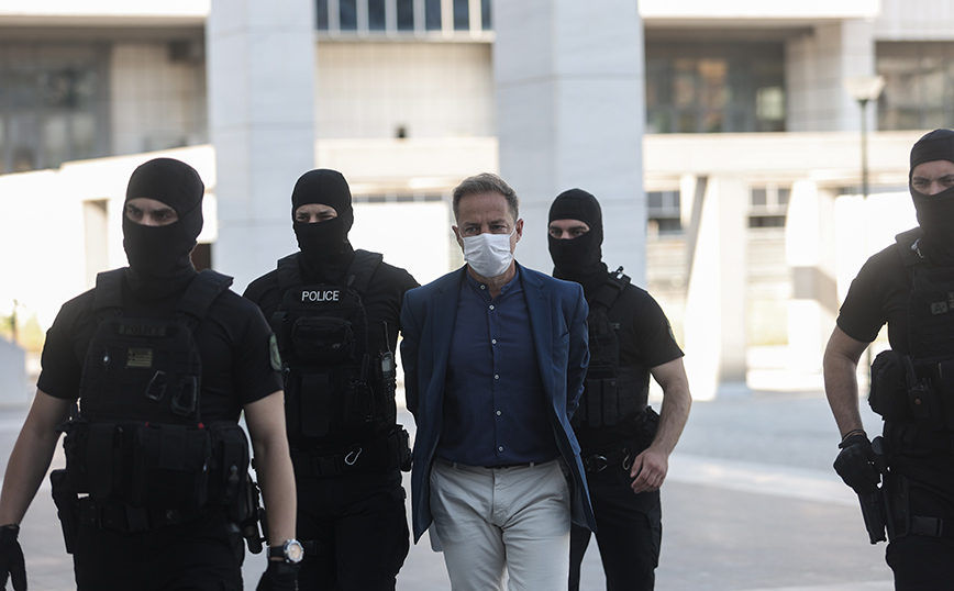 Δημήτρης Λιγνάδης: Δεν είμαι ούτε εκβιαστής ούτε βιαστής