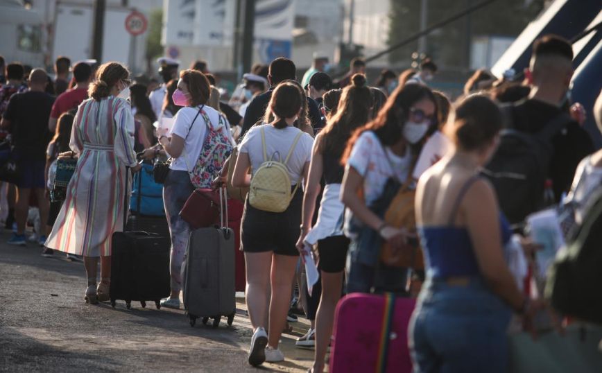 Αγίου Πνεύματος: Αυξημένη η κίνηση στα λιμάνια λόγω του τριημέρου