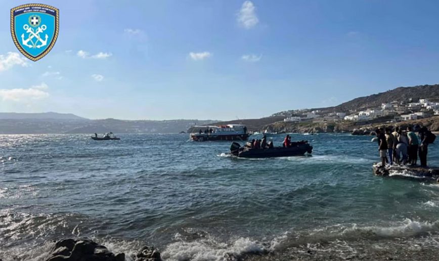 Ναυάγιο ανοικτά της Μυκόνου: Αγωνία για αγνοούμενους – Σε εξέλιξη επιχείρηση του Λιμενικού – Δείτε βίντεο