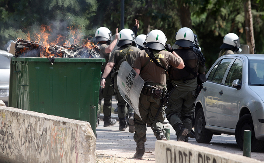 Θεσσαλονίκη: Στον εισαγγελέα οι δύο συλληφθέντες από τα χθεσινά επεισόδια στο ΑΠΘ