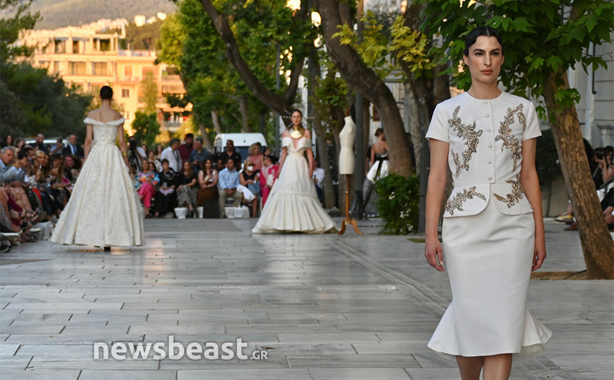 Επίδειξη μόδας Βασίλη Ζούλια στην Δ. Αρεοπαγείτου Επίδειξη μόδας Βασίλη Ζούλια στην Δ. Αρεοπαγείτου